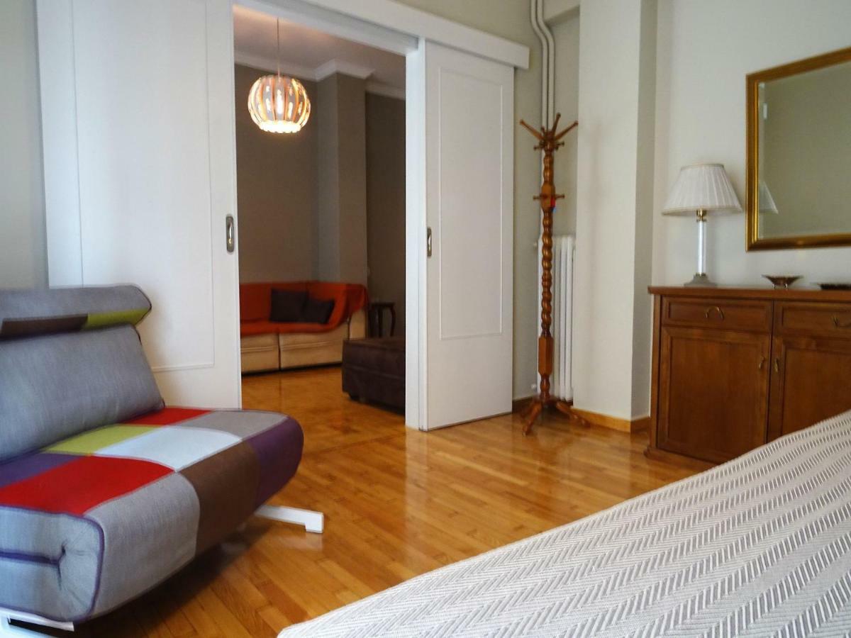 Chic Central Apartment In Evangelismos Metro Station Athén Kültér fotó